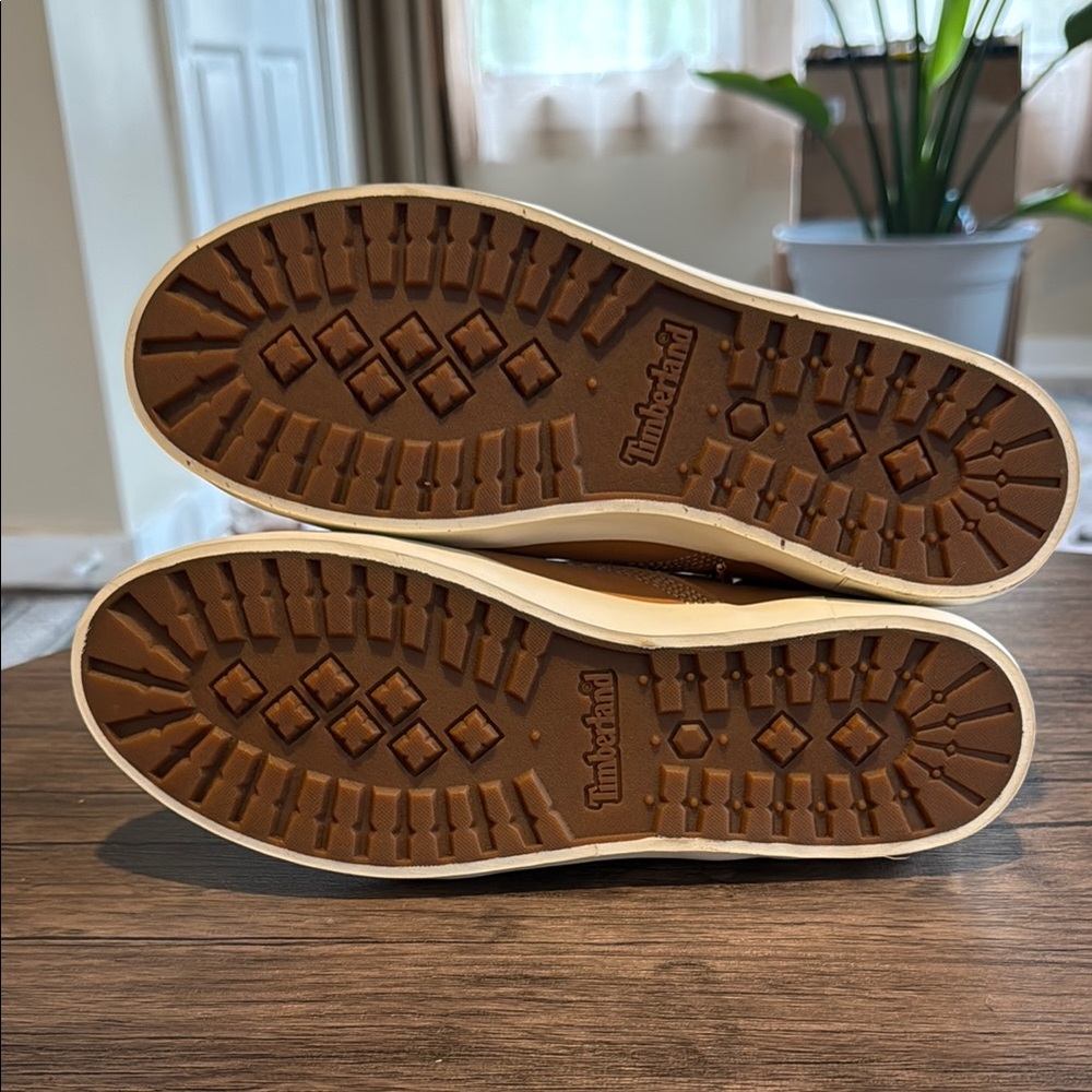 Women’s tan leather Timberland Boots - Picture 3 of 3